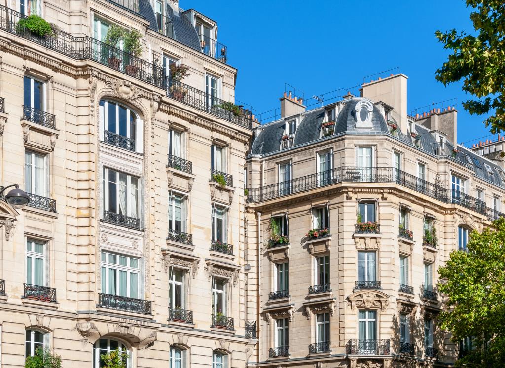 Paris Signature
