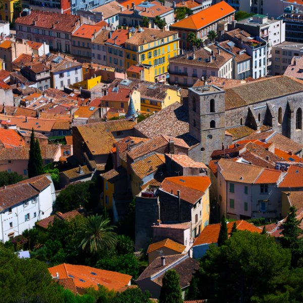 Hyères – Investis